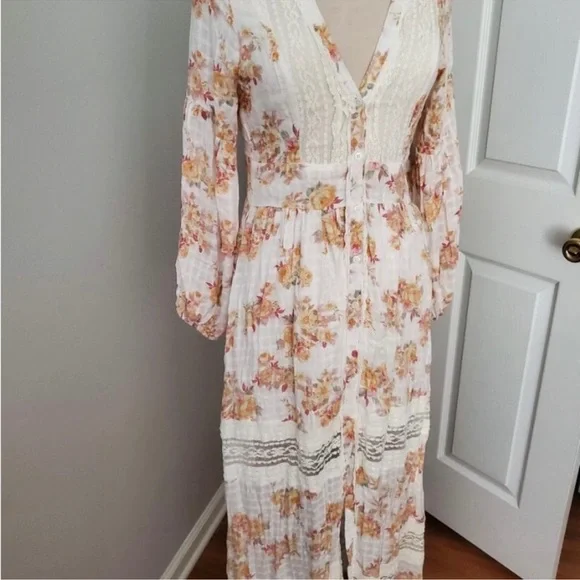 Lace and Floral Print Button Front Maxi - Picture 9 of 14